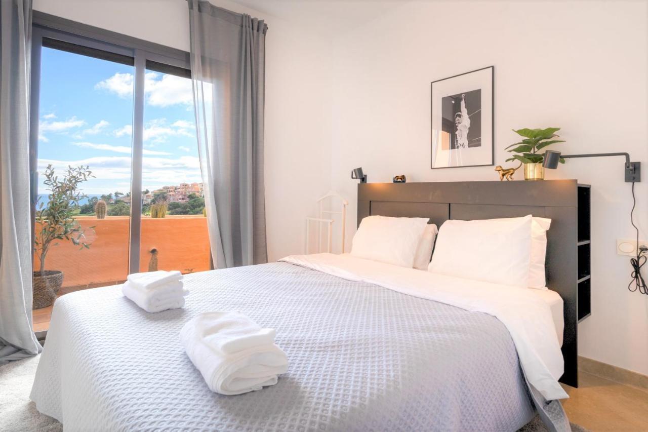 9 Penthouse With Amazing Sea Views, Close To Golf Manilva Duquesa Esterno foto