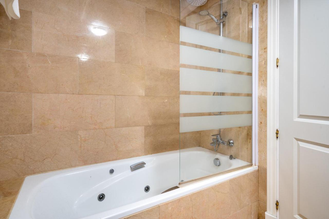 9 Penthouse With Amazing Sea Views, Close To Golf Manilva Duquesa Esterno foto