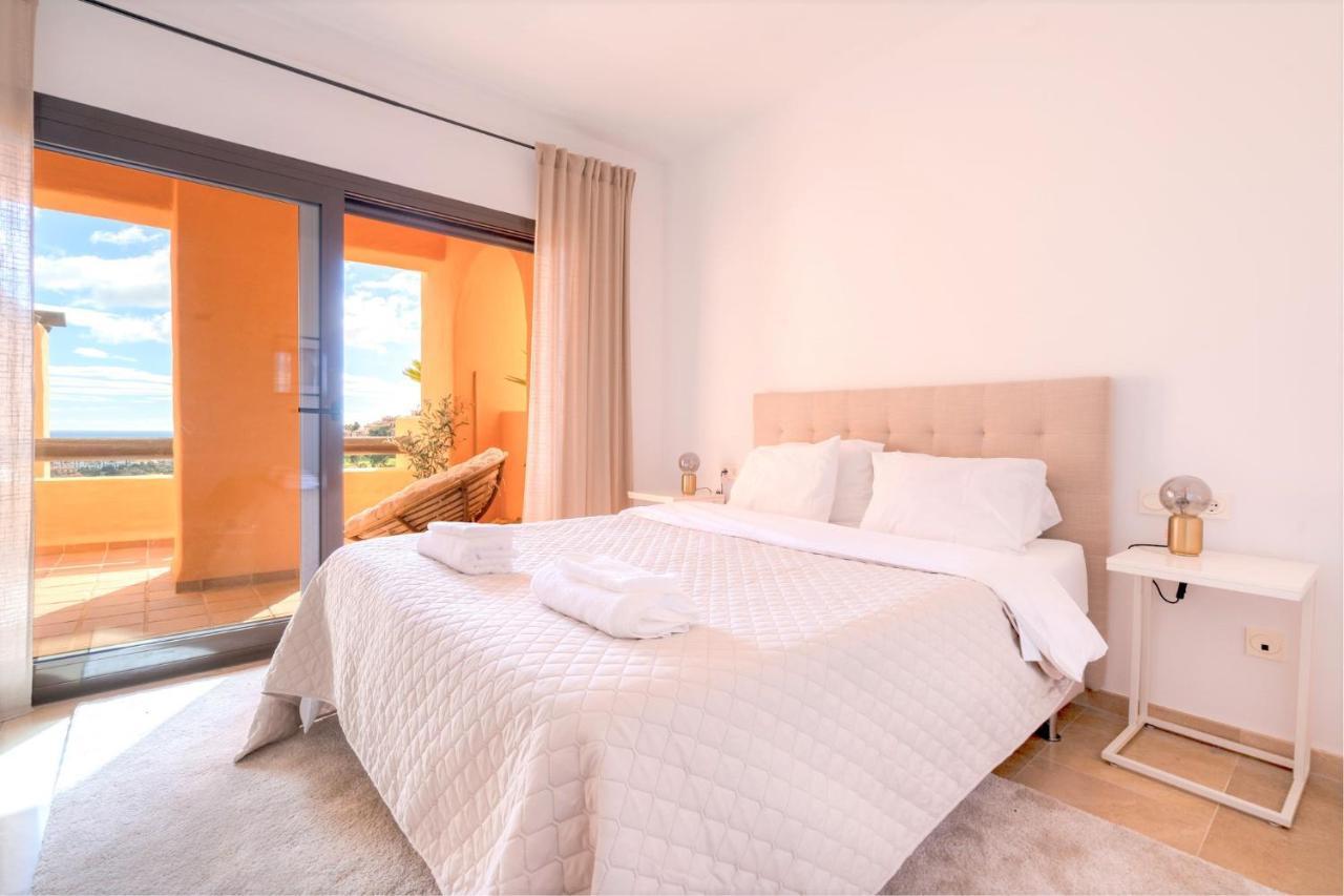 9 Penthouse With Amazing Sea Views, Close To Golf Manilva Duquesa Esterno foto